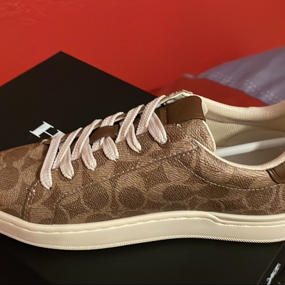 BRAND NEW Coach low line coated canva tan sneakers - Picture 2 of 6